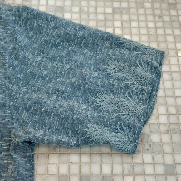 Tommy Bahama Silk Blue Hawaiian Men’s Shirt with Pineapple on Back Size Large - Picture 4 of 11